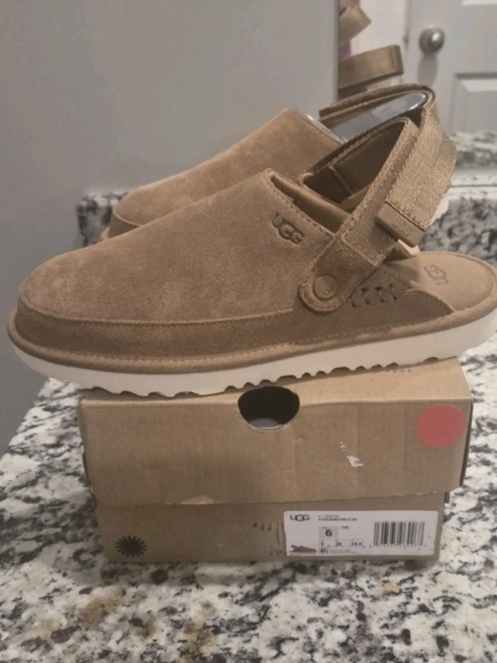 New Classic UGG Slip On CLOG **KIDS size 6 Or Womens Size 8 **